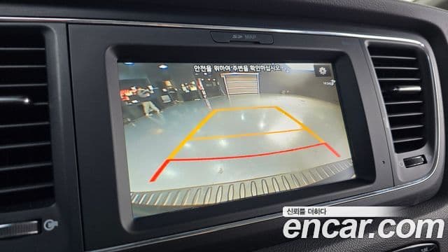 Kia All New Carnival Luxury, 2017 16