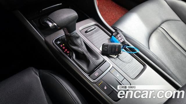 Kia K5 гибрид 2세대 Prestige, 2017 9