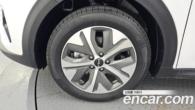 Kia Niro Plus Air (таксомоторный тип), 2023 все фото