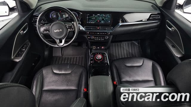 Kia Niro Plus Air (таксомоторный тип), 2023 7