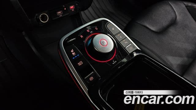 Kia Niro Plus Air (таксомоторный тип), 2023 9