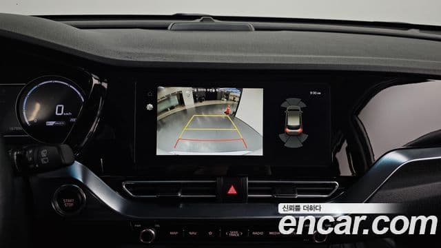 Kia Niro Plus Air (таксомоторный тип), 2023 16