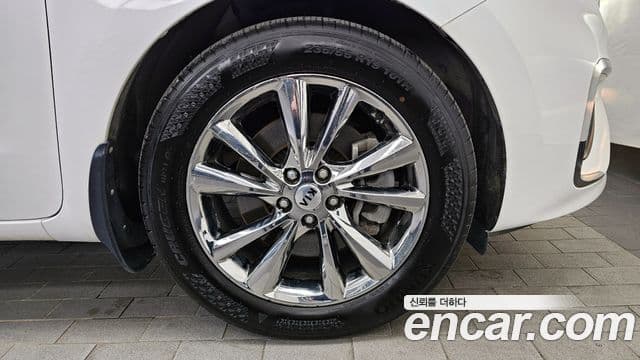 Kia The / новый New Carnival Prestige, 2020 все фото