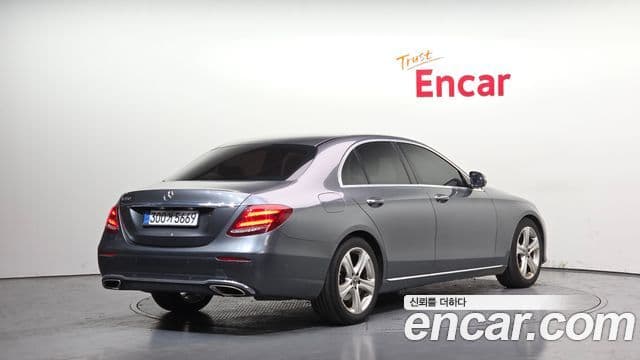Mercedes-Benz E-класс W213 Avantgarde, 2018 2