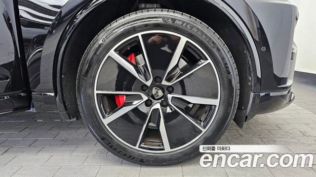 Porsche Macan EV турбо, 2025 все фото