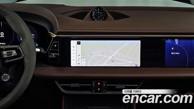 Porsche Macan EV турбо, 2025 14