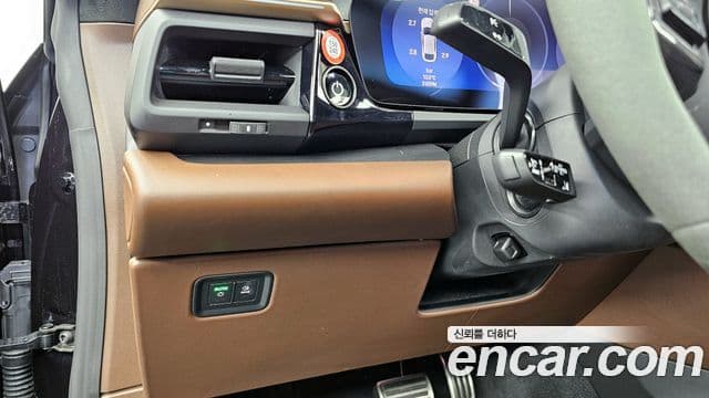 Porsche Macan EV турбо, 2025 16