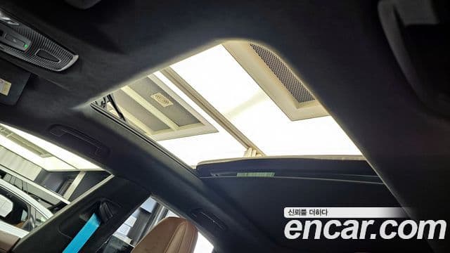 Porsche Macan EV турбо, 2025 19