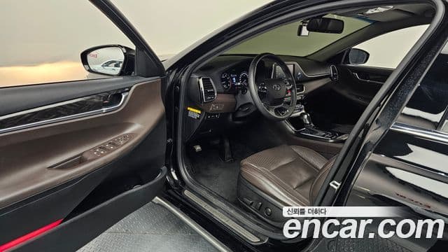 Hyundai Grandeur IG 3.0 LPi Modern (арендный автомобиль), 2018 10