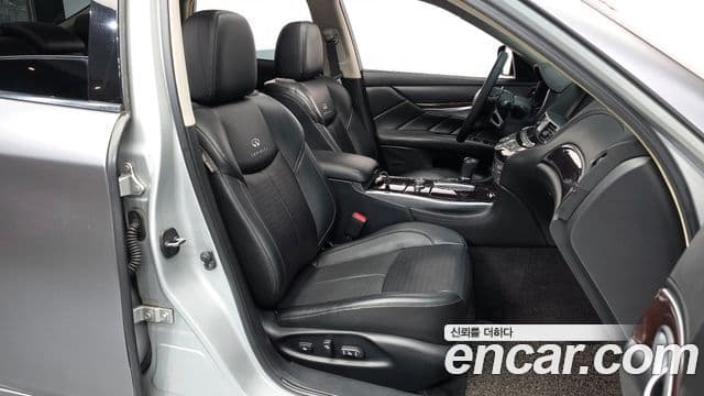 Infiniti M56 Y51, 2011 10