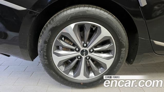 Kia K8 гибрид Noblesse Light, 2022 все фото