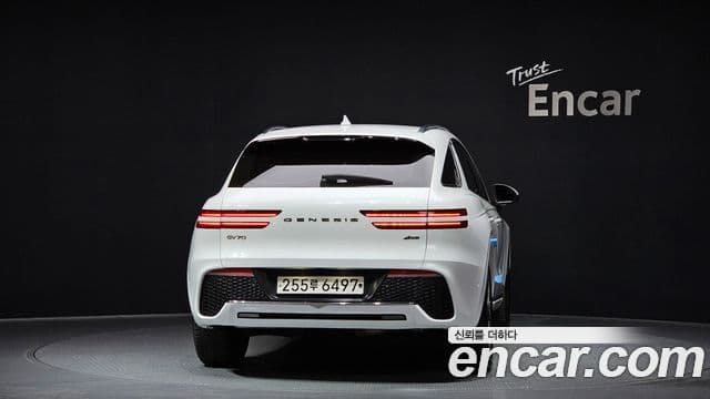 Genesis GV70, 2021 4