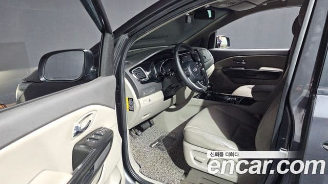 Kia All New Carnival Prestige, 2016 10