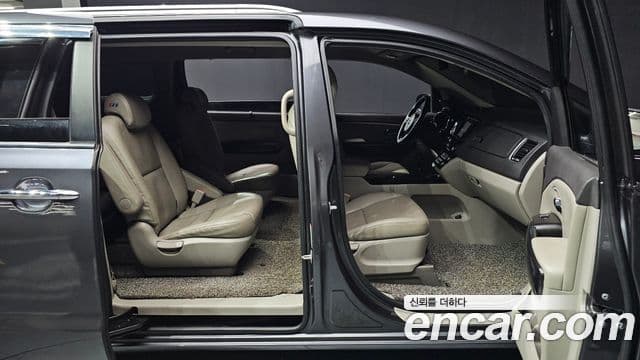 Kia All New Carnival Prestige, 2016 11