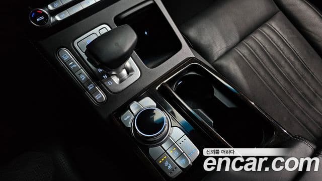 Genesis G90 Luxury, 2021 9