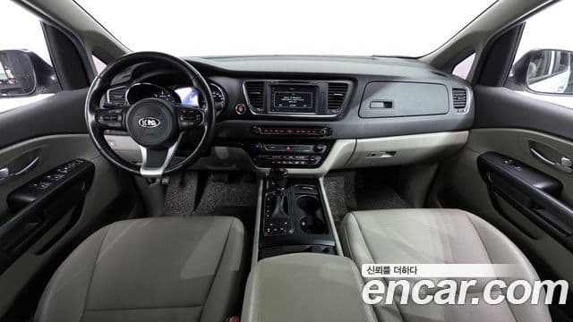 Kia All New Carnival Luxury, 2016 7