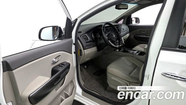Kia All New Carnival Luxury, 2016 10