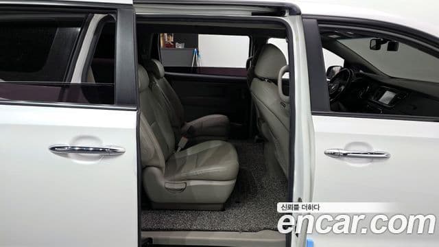 Kia All New Carnival Luxury, 2016 12