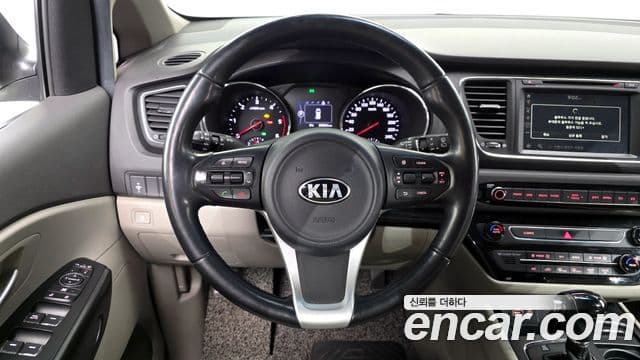 Kia All New Carnival Luxury, 2016 13