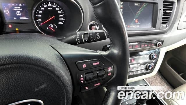 Kia All New Carnival Luxury, 2016 17