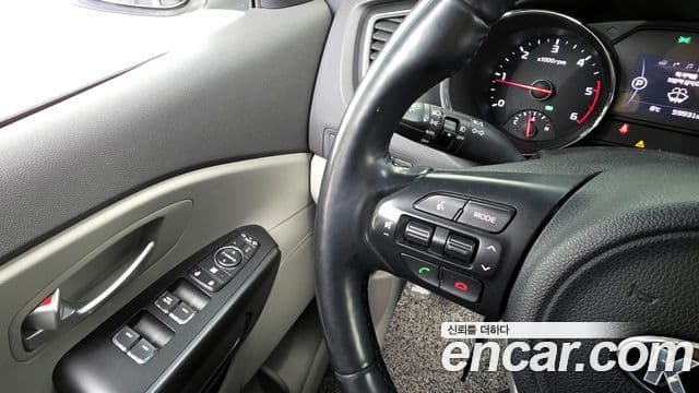 Kia All New Carnival Luxury, 2016 18