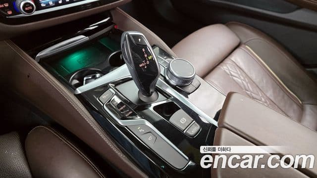 BMW 5시리즈 (G30) 520d M Sport Plus, 2018 9