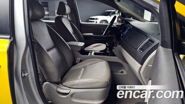Kia All New Carnival 11인승 Children Escort Vehicle, 2017 10