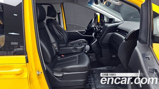 Hyundai Staria 15인승, 2022 11