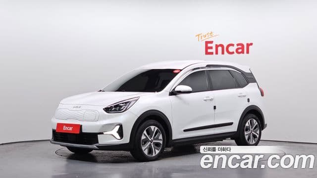 Kia Niro Plus Air (таксомоторный тип), 2023 1