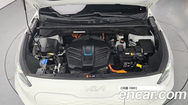 Kia Niro Plus Air (таксомоторный тип), 2023 6