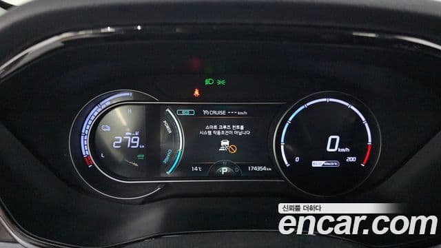 Kia Niro Plus Air (таксомоторный тип), 2023 8