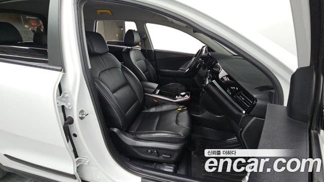 Kia Niro Plus Air (таксомоторный тип), 2023 11