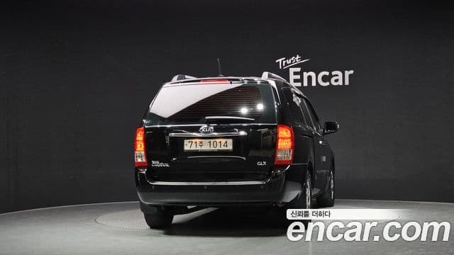 Kia Carnival R Premium, 2014 4