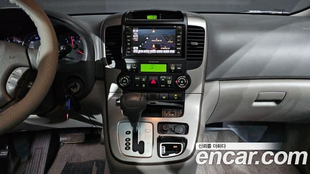 Kia Carnival R Premium, 2014 15