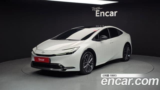 Toyota 프리우스 5세대 2.0 XLE, 2024 1