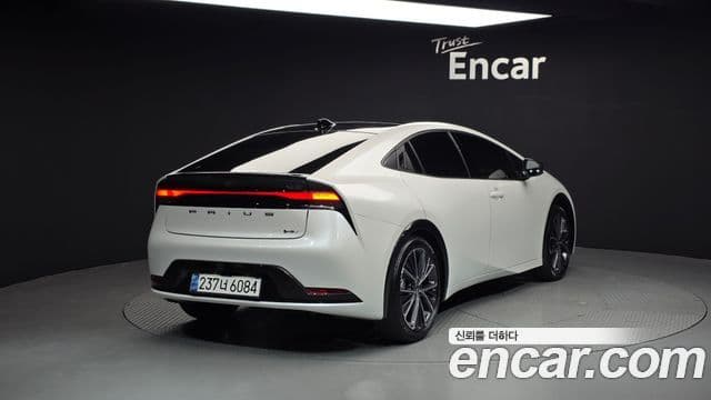 Toyota 프리우스 5세대 2.0 XLE, 2024 2