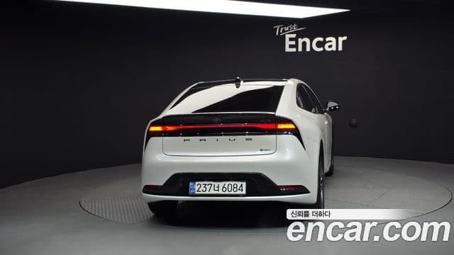 Toyota 프리우스 5세대 2.0 XLE, 2024 4