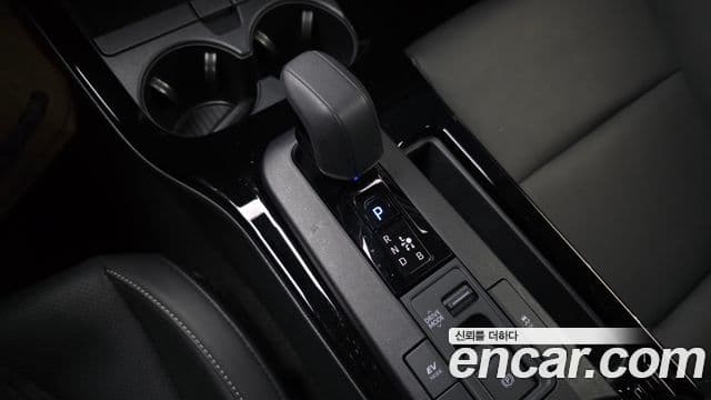 Toyota 프리우스 5세대 2.0 XLE, 2024 9