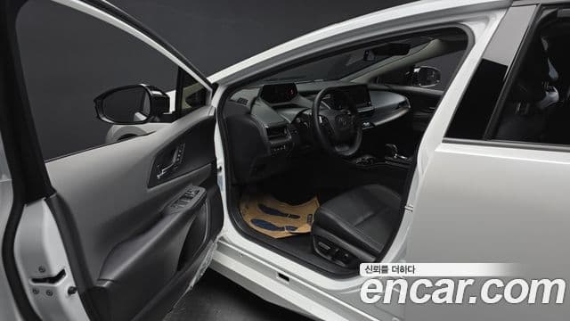 Toyota 프리우스 5세대 2.0 XLE, 2024 10