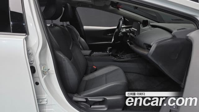 Toyota 프리우스 5세대 2.0 XLE, 2024 11