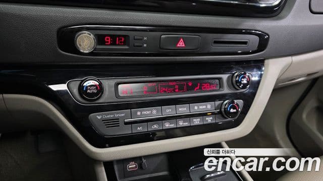 Kia All New Carnival Prestige, 2016 16