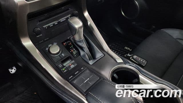 Lexus NX200t F-Sport, 2017 9