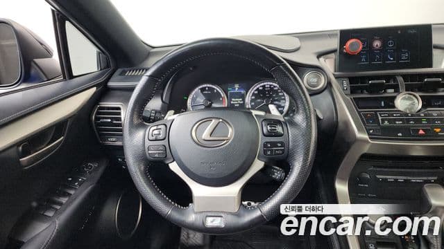 Lexus NX200t F-Sport, 2017 13