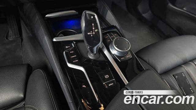 BMW 5시리즈 (G30) Luxury, 2022 9