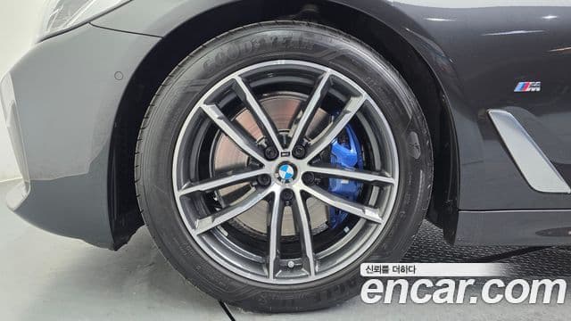 BMW 5시리즈 (G30) 520i M Sport, 2023 все фото
