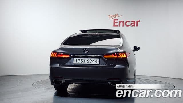 Lexus LS500 5세대 3.5 Luxury AWD, 2022 4