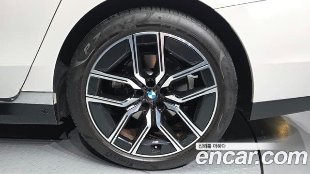 BMW 7시리즈 (G70) 740i sDrive M Sport, 2023 все фото