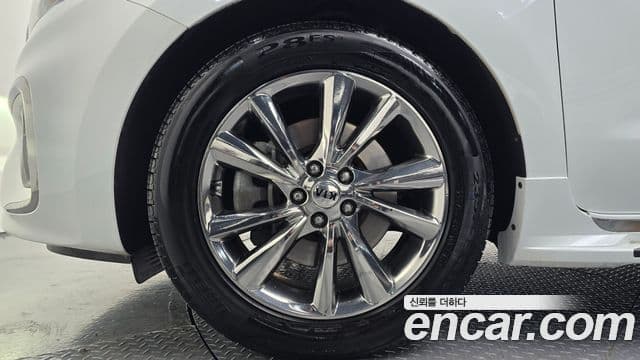 Kia The / новый New Carnival Special, 2020 все фото