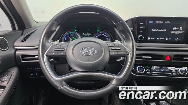 Hyundai Sonata гибрид (DN8) Modern, 2022 17