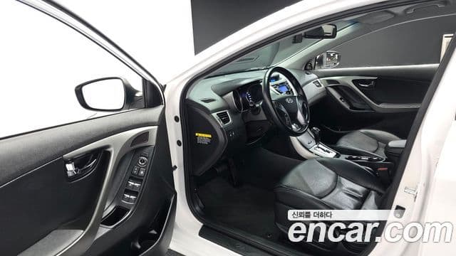 Hyundai Avante MD Premier, 2012 11